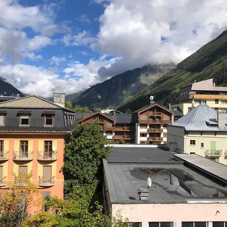 Superbe Refait A Neuf Et Equipe Avec Parking Chamonix