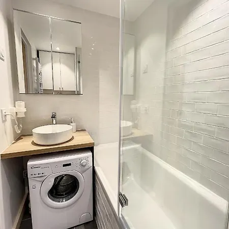 Superbe Refait A Neuf Et Equipe Avec Parking Daire Chamonix