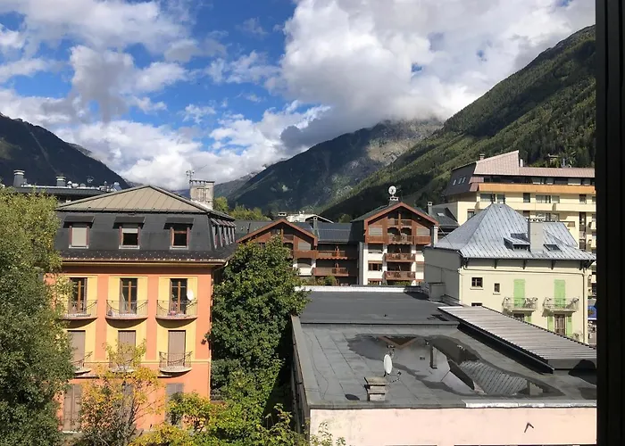 Superbe Refait A Neuf Et Equipe Avec Parking Chamonix