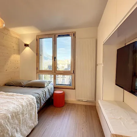 Superbe Refait A Neuf Et Equipe Avec Parking Apartment