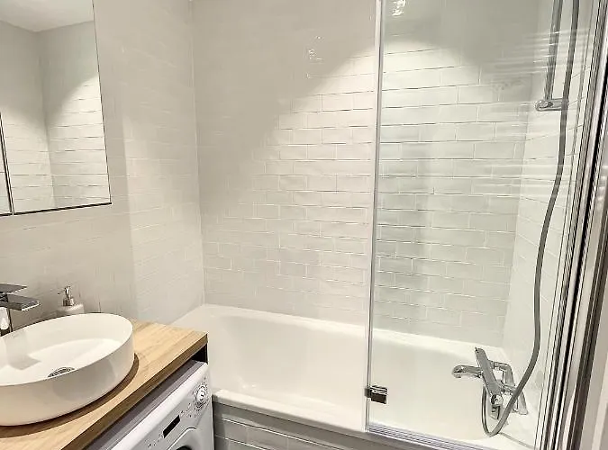 Superbe Refait A Neuf Et Equipe Avec Parking